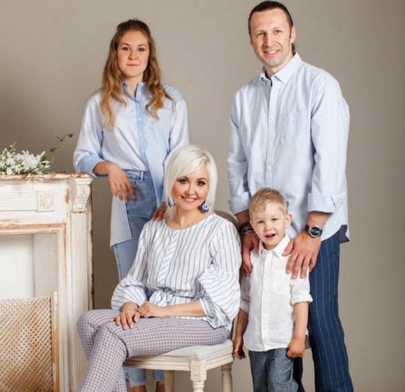 Ескі армян және дағыстандық әйелдердің порносы Жамбастары кең, 40 жастан асқан ресейлік әйелдер бейнеленген порно